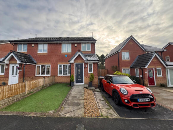 3 bed semi-detached house for sale Petticoat Lane