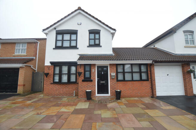 Three Bedroom Link Detached House For Sale