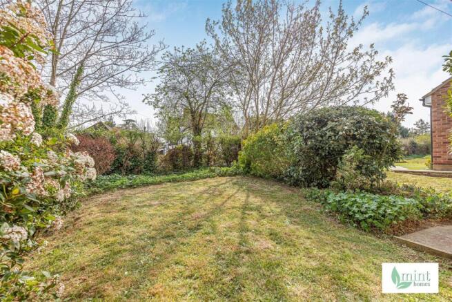 15__Engliff_Lane__Pyrford__Woking__Surrey__GU22_8S