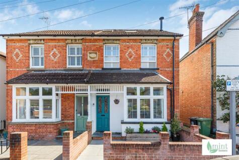 Station Road, West Byfleet