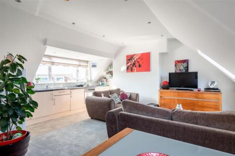 Old Woking Road, West Byfleet