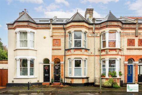 Albert Road, Addlestone