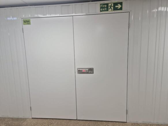 270sqft unit