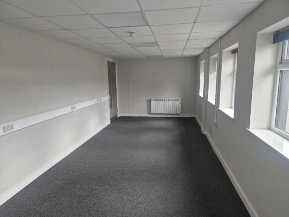 Office 275sqft
