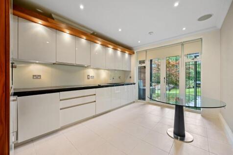 Beaumont Close, London