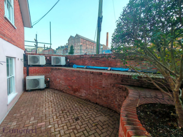 Outdoor Area 