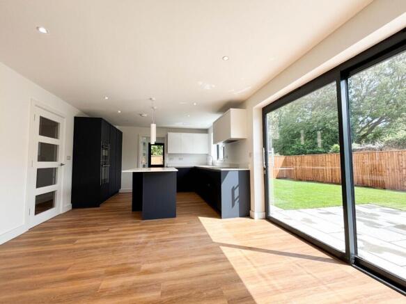 Kitchen 1-2.jpg