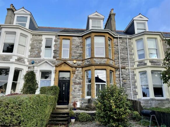 5 bedroom terraced house  for sale