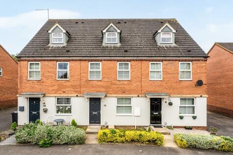 Oakley Vale - 3 bedroom town house for sale