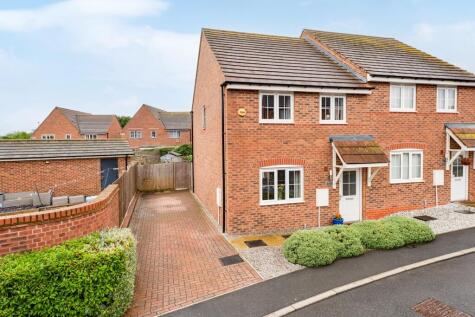 NN17 Belfry Drive, Priors Hall Park 