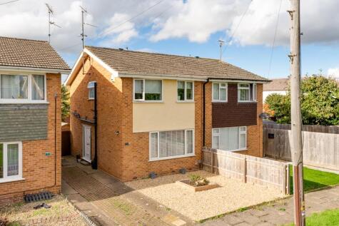 NN15 Denton Court, Burton Latimer