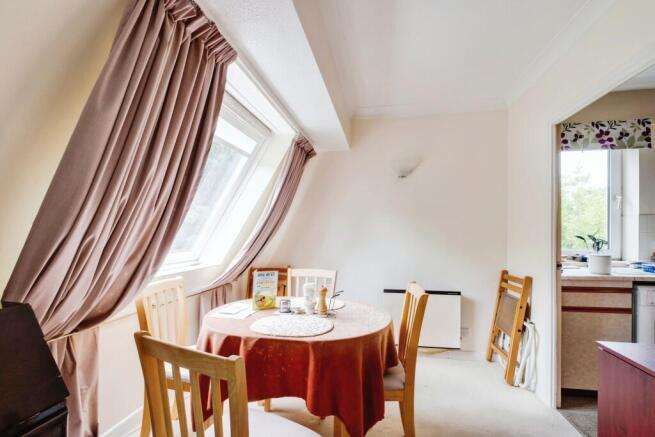 Living Room/Dining A