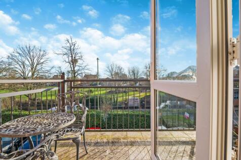 Fairholme Court, Eastleigh