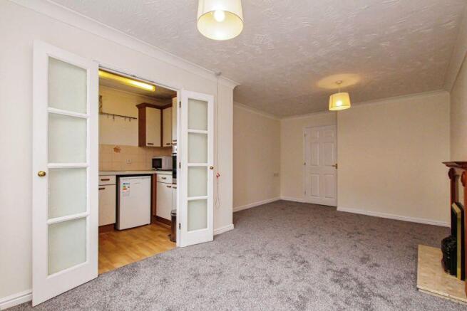 LOUNGE/KITCHEN
