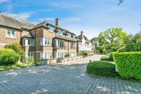 Pegasus Court & Manor (Brackley), High Street