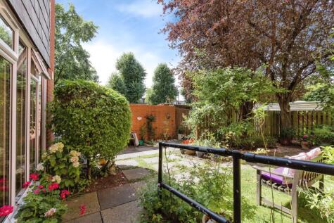 Balcon Court, Ealing