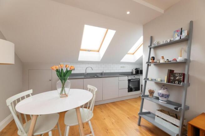 Willcott Road 3F3 - din2.jpg