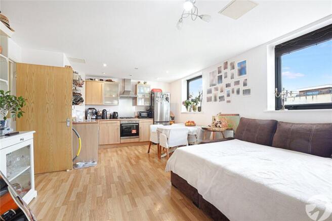 Lounge/Kitchen