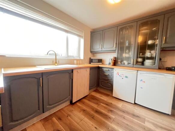 Kitchen1.jpg