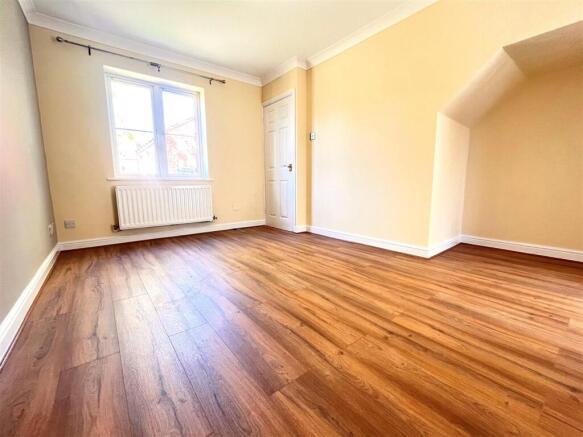 Lounge3.jpg