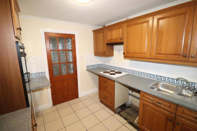 Kitchen 2.JPG