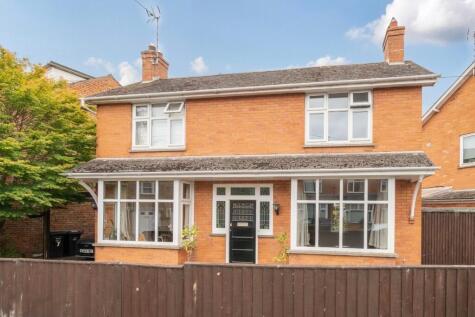 Greenway Crescent, Taunton, Somerset, TA2