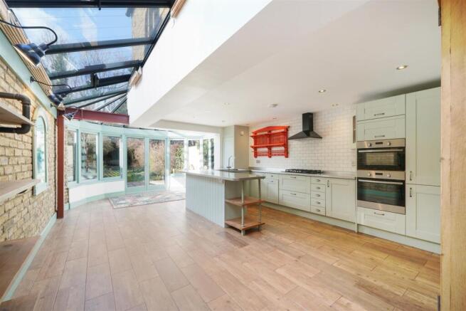 Whitehall Park Road - DF7ZnVVQhTABDLasNu5u.jpg