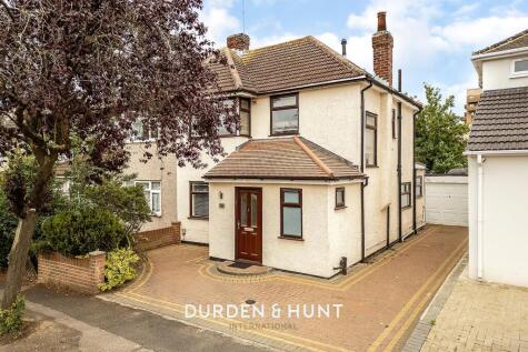 Warren Drive, Hornchurch, RM12
