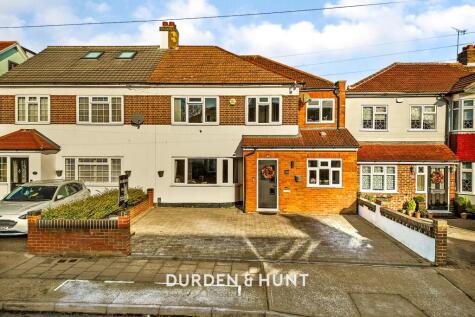 Newbury Gardens, Upminster, RM14