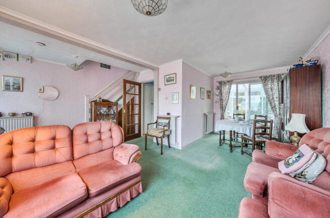 1381728-12-691c79...