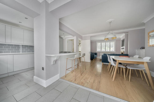 Kitchen/Dining