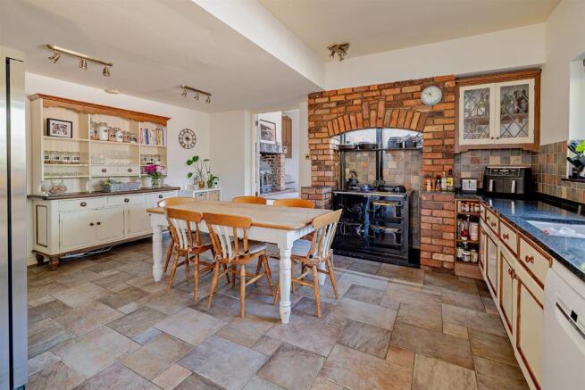 8662813-stills-interior01(1)-800.jpg
