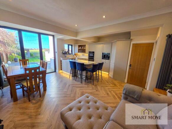 Kitchen Family Room