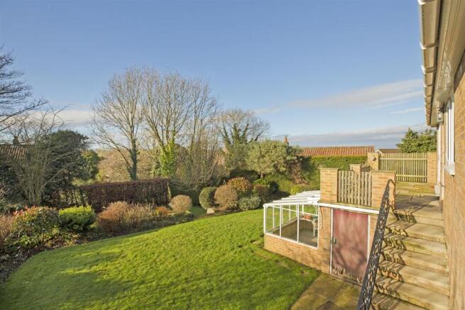 GARDEN AND VIEW