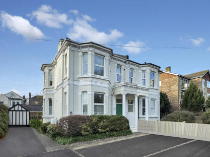 Tennyson Road, Worthing, BN11