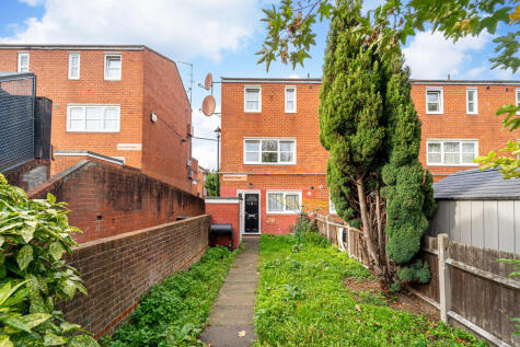 Approach Close, Stoke Newington, London, N16