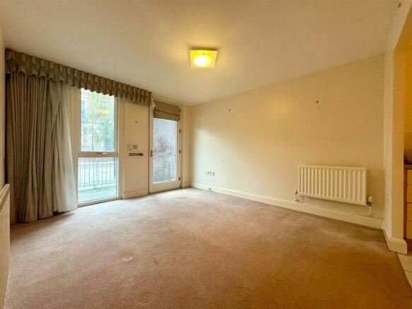 Lounge dining room.jpeg