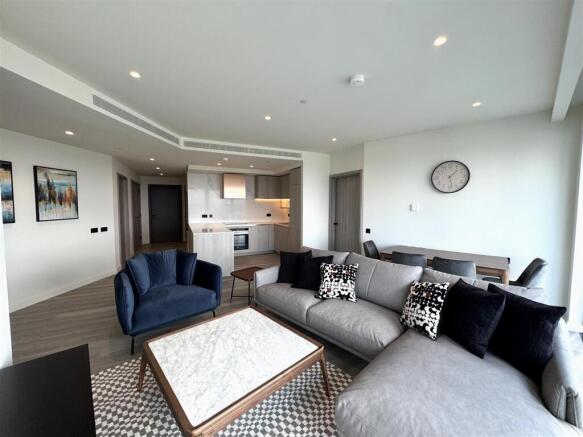 Living room pic 5.jpeg