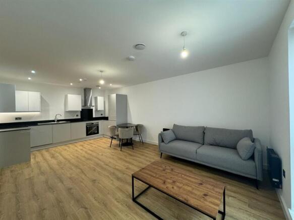 Living room pic 3.jpeg