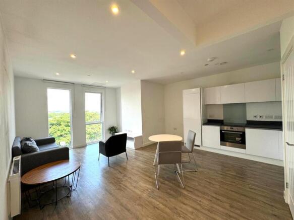 Living area pic 2.jpeg