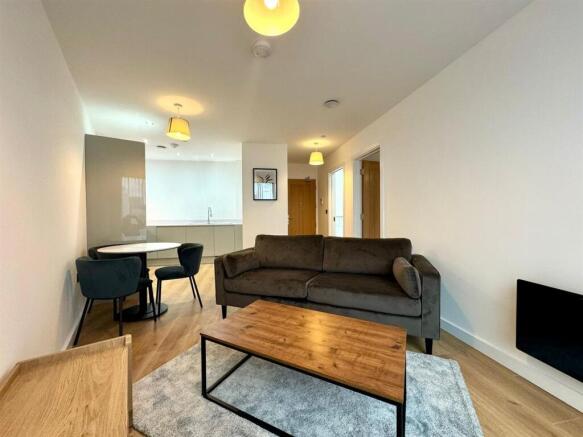 Living room pic 2.jpeg