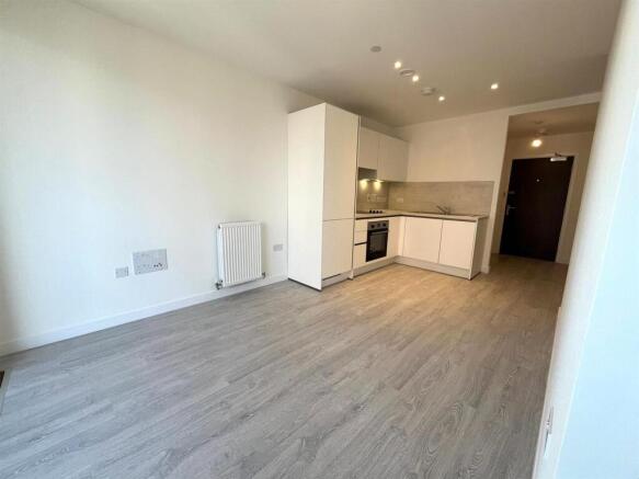 Living area pic 2.jpg
