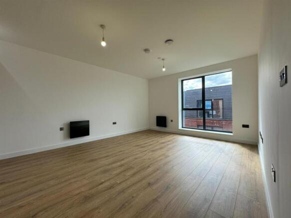 Living room pic 3.jpeg