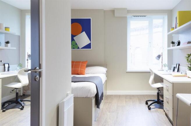 UrbSt_Jesmond_room premier studio view from entran