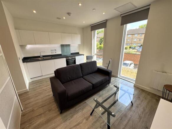 Living Area pic 6.jpeg