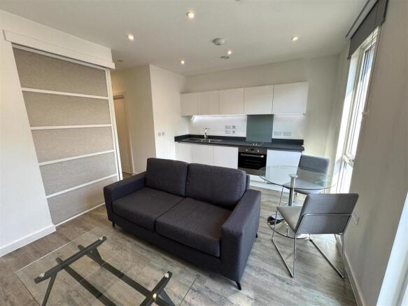 Living Area pic 7.jpeg
