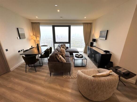 Living room pic 22.jpeg