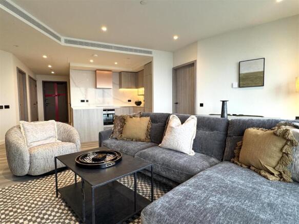 Living room pic 16.jpeg