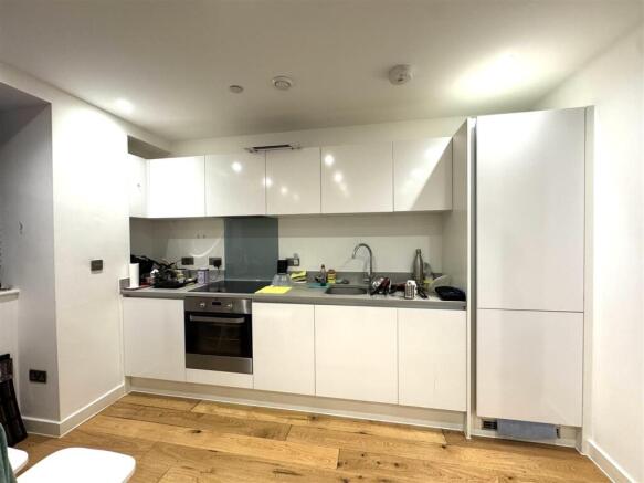 Kitchen pic 2.jpeg