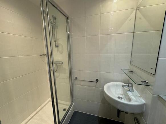 Tyne Bridge ensuite shower room copy.jpg
